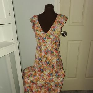 Beautiful Ingrid & Isabelle maternity dress. New with tags, size medium.